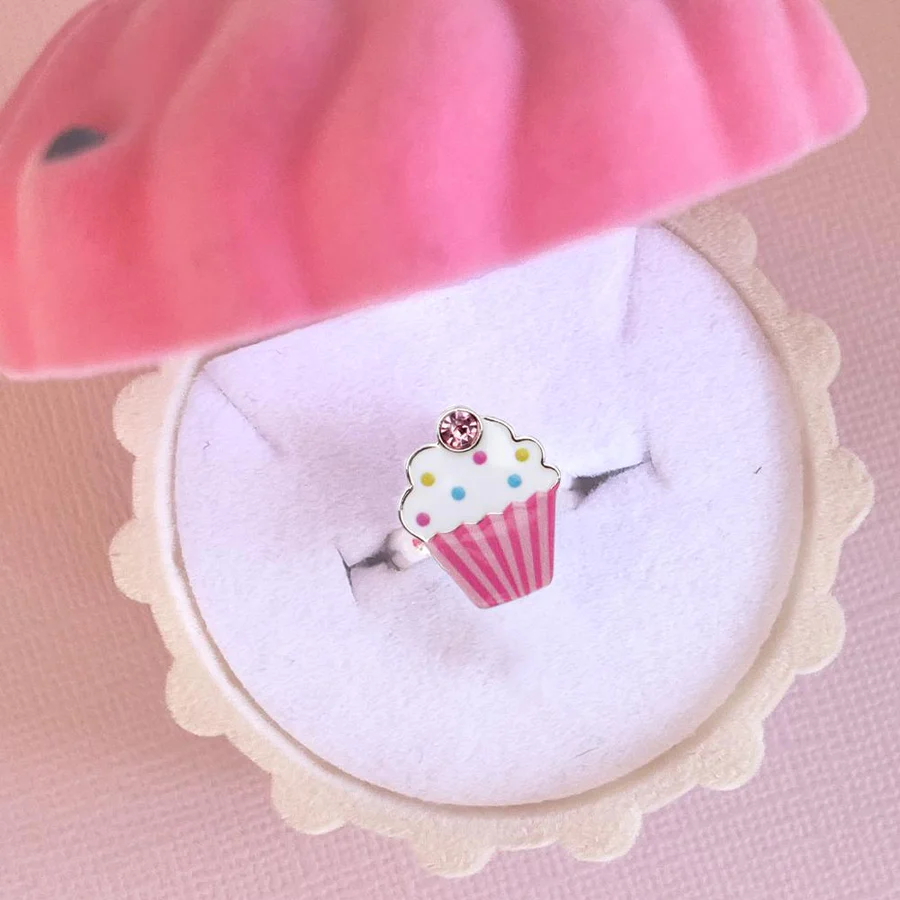 Cupcake ring in cupcake ring box