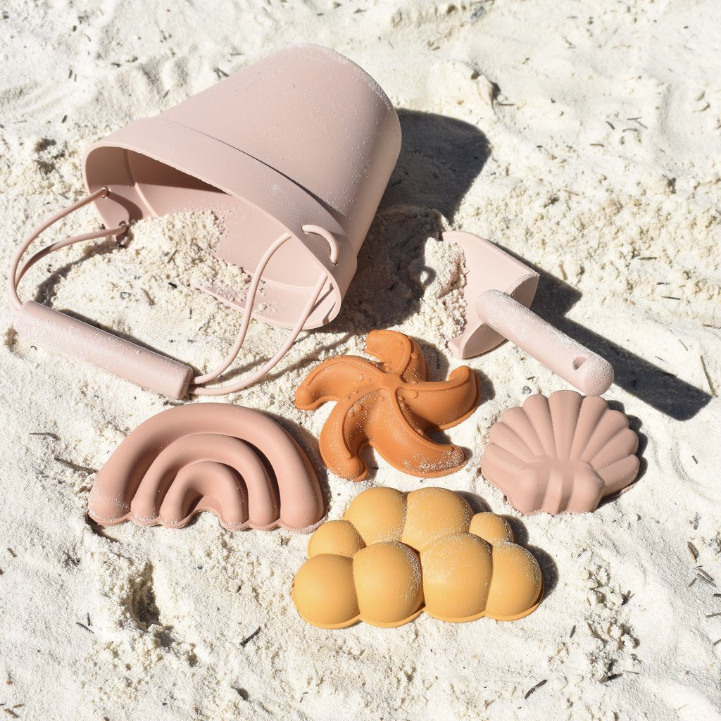 Silicone beach set: bucket, spade and 4 moulds - muted peach