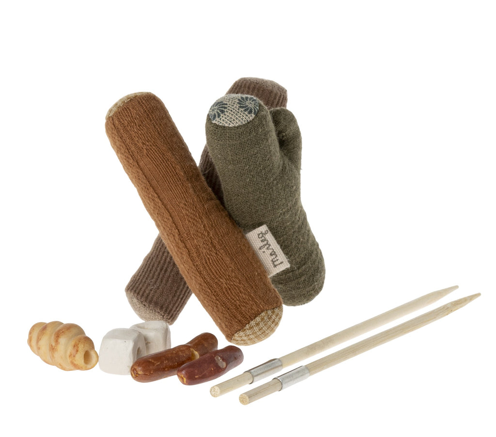 Campfire Set for Hiker Mouse