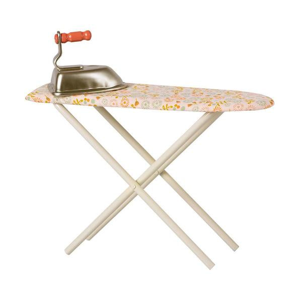 Iron & ironing board